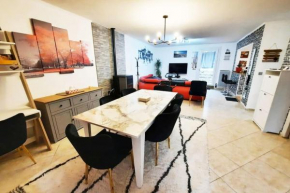 Villa confortable avec Jacuzzi à Chevannes
